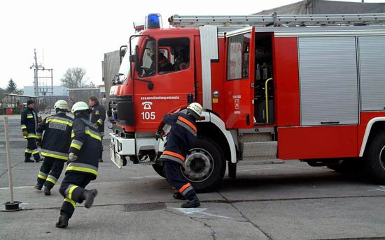 Szabálytalanul égették a szemetet egy dombóvári ház udvarán