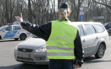 Szigorított ellenőrzés a határokon a fővárosi robbantás miatt