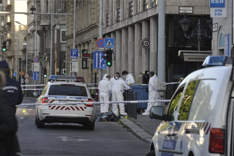 Két férfit halálra késeltek Budapesten egy verekedésben