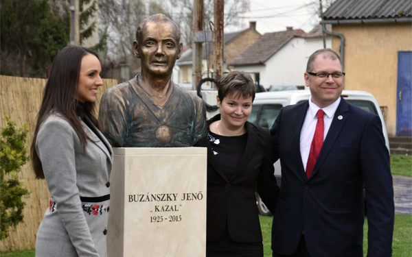 Szülőhelye méltó módon őrzi a legendás focista emlékét