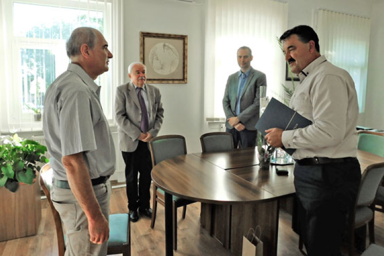 Dombóvár Város Elismerő Díszjelvénye kitüntetésben részesült Dr. Papp János József