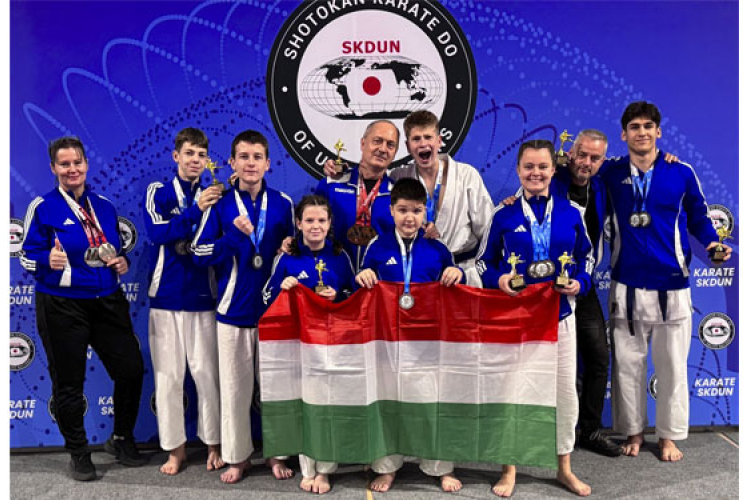 A maximumot hozta ki magából a Dombóvári Karatesuli 10 fős csapata