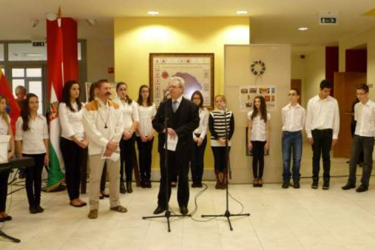 Nemzeti jelképek - jeles személyek emléktárgyai -  megnyitó