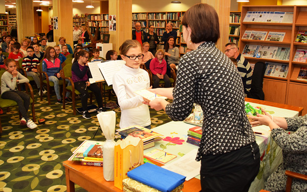  36 beküldött mese közül választották ki a legjobbakat