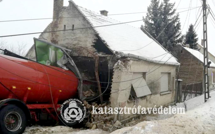 Adománygyűjtés a kapospulai kamionbaleset károsultjainak 