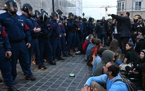 ORFK: jogszerűen használt kényszerítőeszközt a rendőrség a szerdai jogellenes gyűlésen