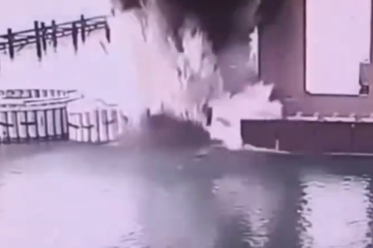 SZBU: az ukrán erők felrobbantották a Krími híd tartóoszlopait