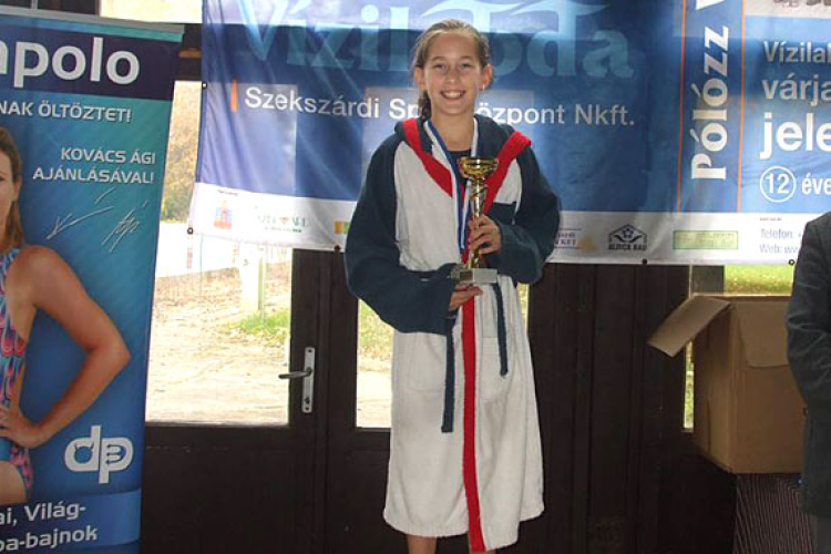 Tancsa Léna 6 aranyéremmel tért haza
