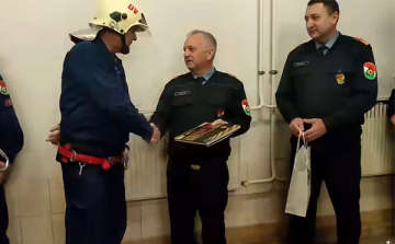 Utolsó szolgálata után így búcsúztatták a dombóvári tűzoltót