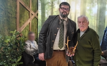 Apa és fia a dombóvári Fekete István Múzeumot képviselték a FEHOVÁ-n