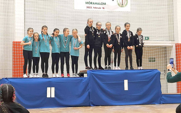 Országos DEMO és Csapatbajnokságon versenyeztek a dombóvári kötélugrók 